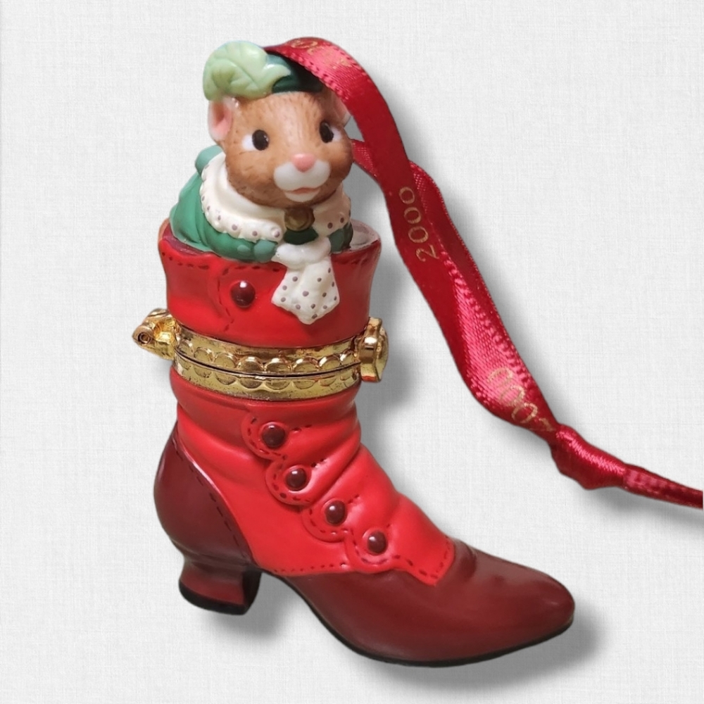 2000 Hallmark "Fashion Afoot" Series 1 Mouse in Shoe Christmas Ornament Vintage